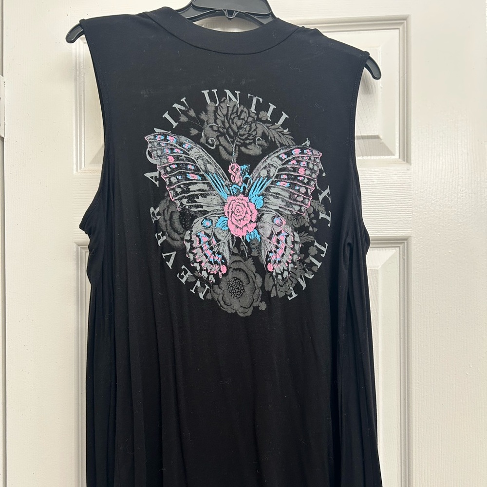 VENUS Elegant Black Apparel